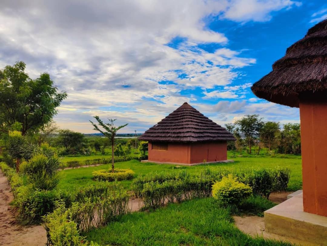 Tangi Safari Lodge Pakwach Ngoại thất bức ảnh