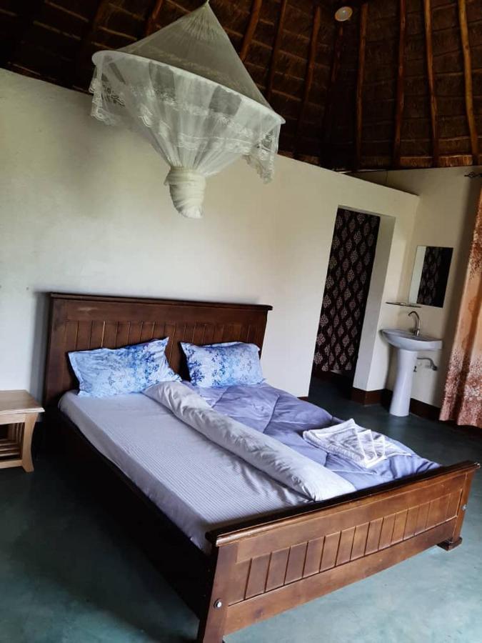 Tangi Safari Lodge Pakwach Ngoại thất bức ảnh